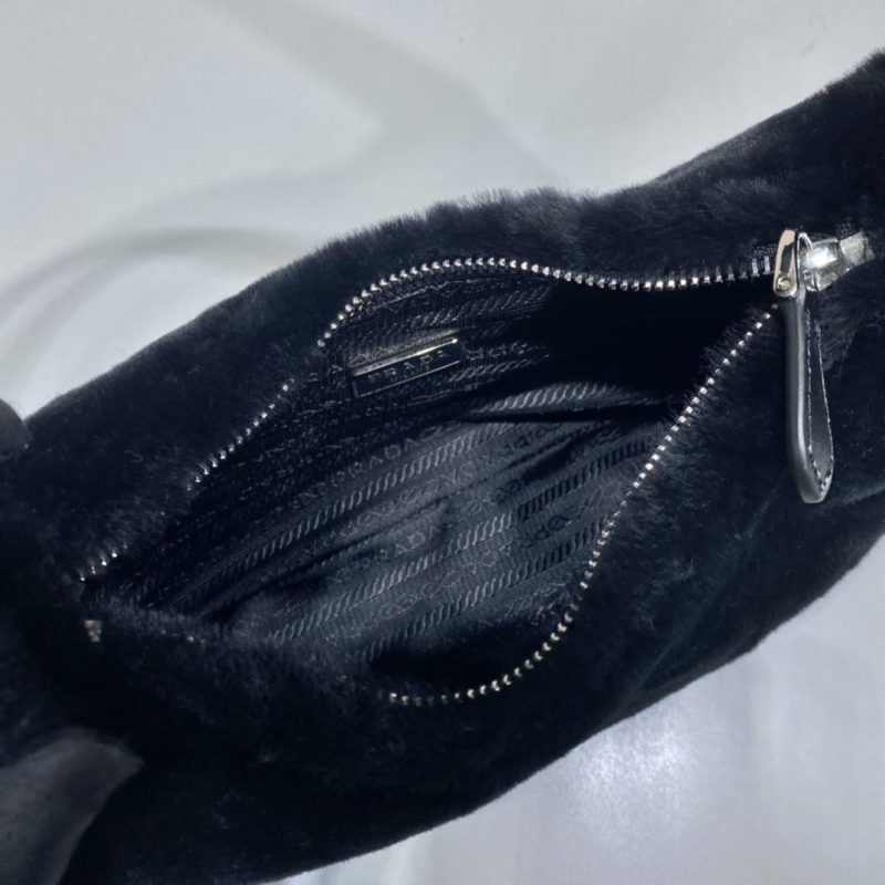 Pra*a hobo bags